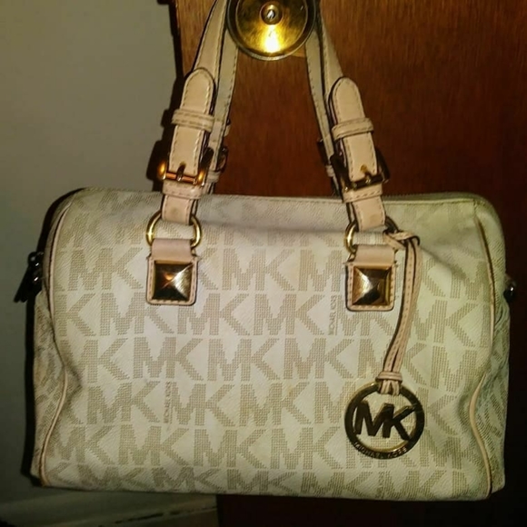 Michael Kors Handbags - MICHAEL KORS LG SATCHEL/BAG